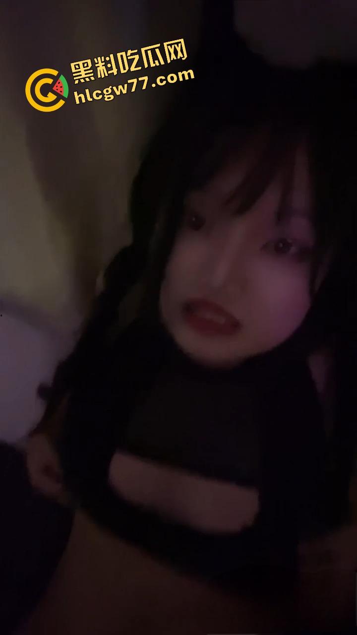 约炮双马尾极品萝莉【妮妮】白虎娇穴紧得夹爆,抓着马尾后入狂操蜜桃翘臀,娇乳晃眼白浆喷涌!-8