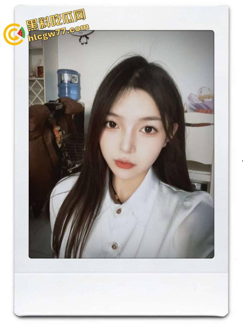 极品纹身御姐【李思羽】裸聊狂撩，娇喘自慰淫水流，男友隔屏欲火烧！-3