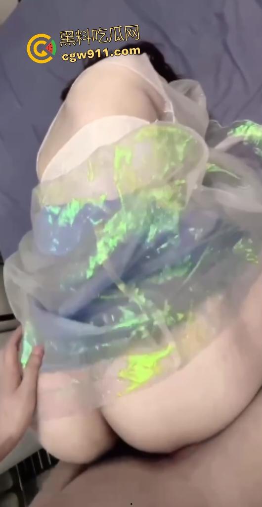 清纯学生妹变金主调教母狗!戴口罩深喉口交嘴都红了,敬业如奴,骑乘险压垮金主,后入肥逼连射两次!-8