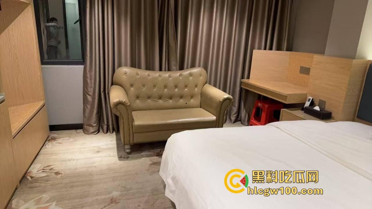 东莞人渣『罗文超』全网通缉,约炮19岁人妻带娃现场啪啪,做完不给钱200块都不给还嘲讽,真是约炮界的耻辱!-18