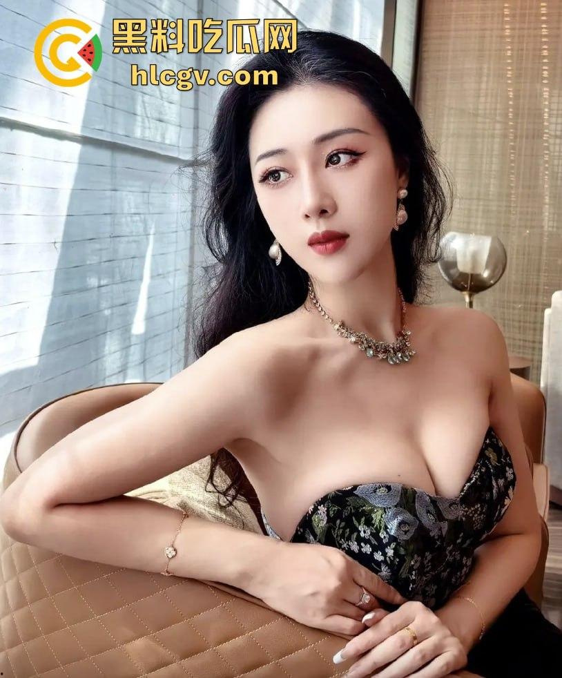 厦门正科级干部『钟劭臻』婚内出轨11年，脚踏四条船！税务局小四『叶曼娜』曝出猛料，时间管理大师终于翻车！-29