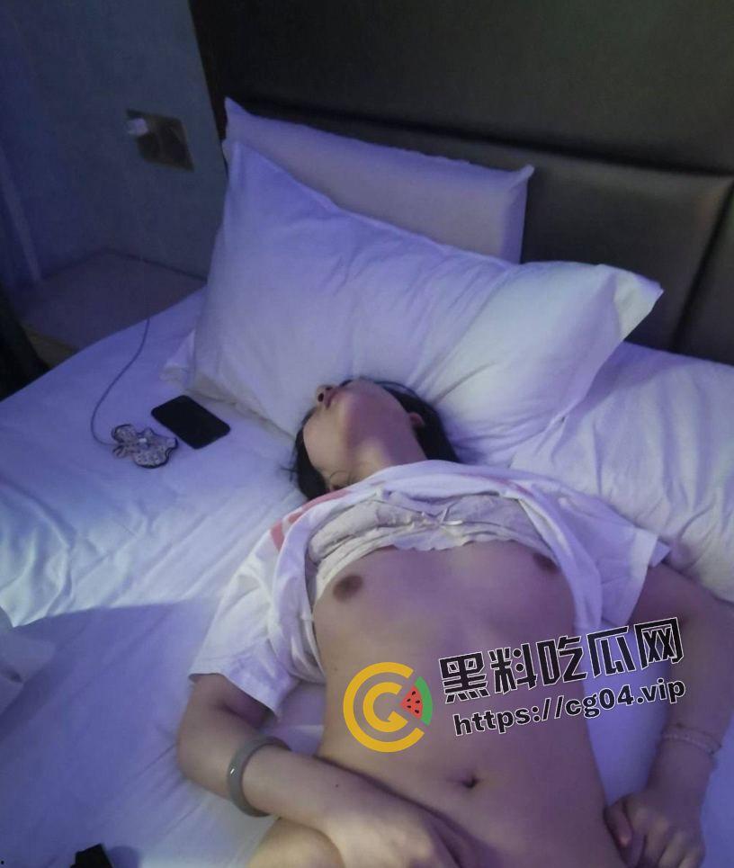 烟台科技学院【张娜】闷骚临沂妹 屁股上大块胎记 喜欢被颜射 被炮友提上裤子不认人反手曝光-6