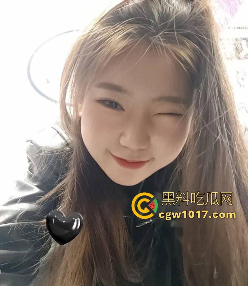 辽宁微胖女护士【廖春梅】极其淫骚的母狗，喜欢被猛男颜射口爆，执着于吞精，她好像知道这东西营养价值很高！-2