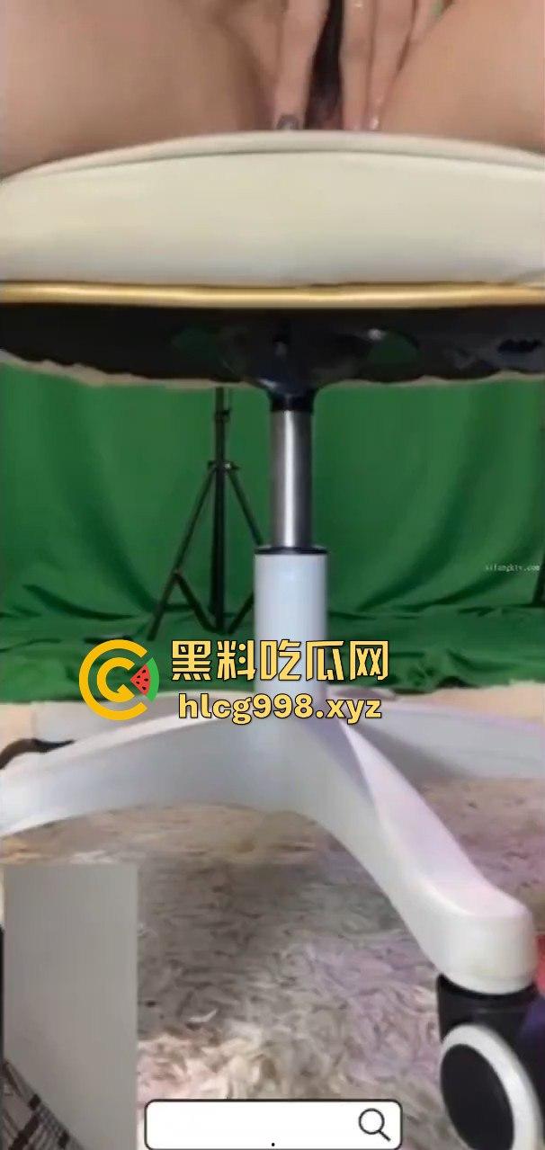 『燃舞蹈雅菲』直播抠逼画面泄露！金主大哥视频指挥，双视角玩得飞起，直播间粉丝被耍了！-6