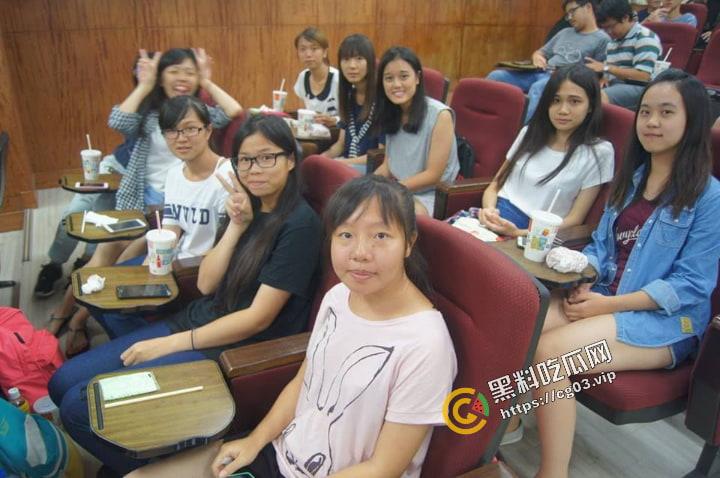 台湾中华大学 运输科技与物流管理系【黄子轩】性爱视频流出 全程表情痛苦  实则呻吟不断享受大屌蹂躏-4