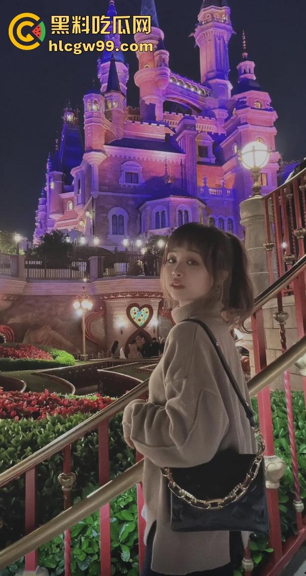 千万粉丝网红【吃不饱仨战士小翔】性爱视频泄密，与女友疯狂大战，露脸自拍玩到极致，性瘾之强让人羡慕！-6