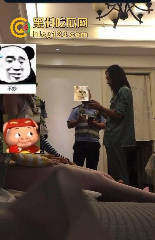 男子体验仿真人娃娃，直接泰迪附体！疯狂抽插把娃娃干穿了，店主要求赔偿不成还报警！-8