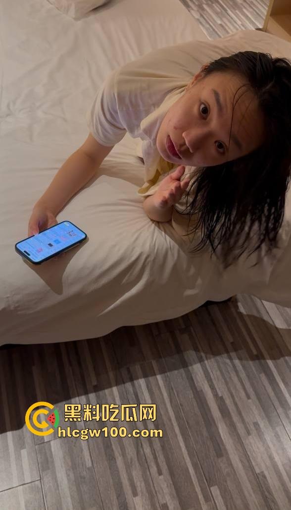 新年第一瓜！福建华侨大学啦啦队女神『应亚菲』背着男友跨年约炮，炮友发视频挑衅感谢新年礼物伤害拉满了！-7