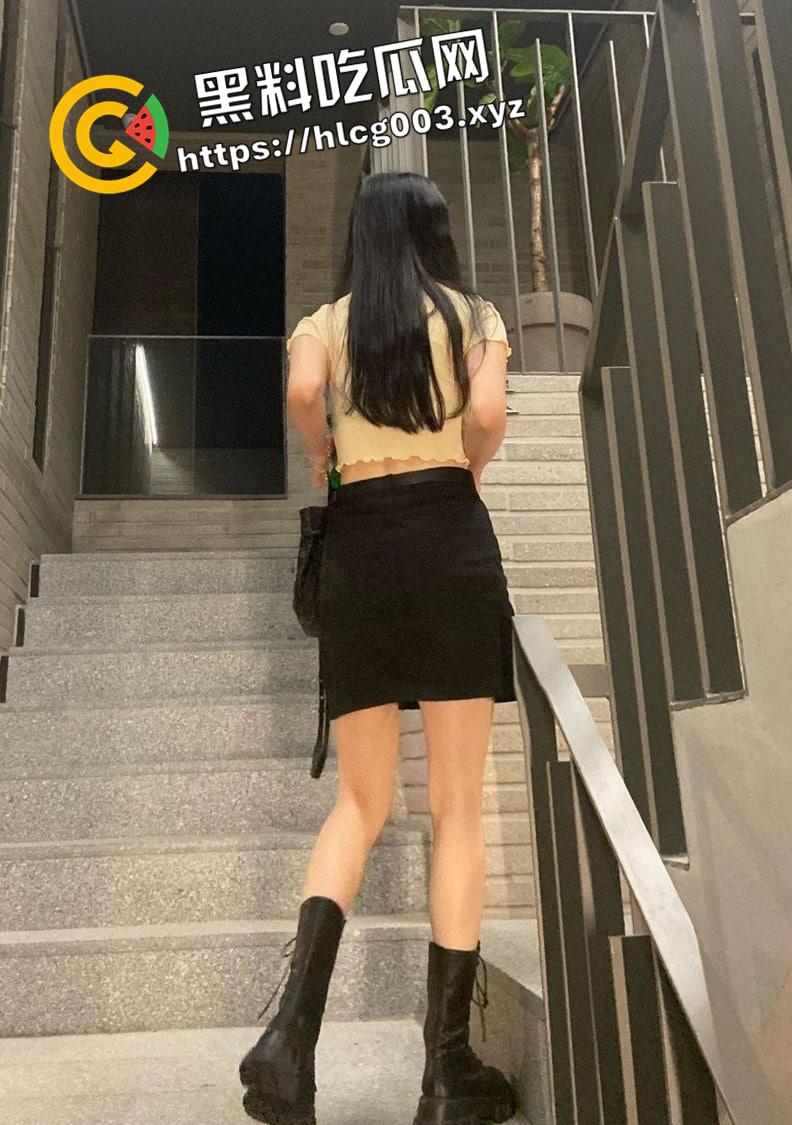 推特暗黑风SM情侣【msgcp】高颜值圣水调教 牵着绳子窒息深喉 爽撸福利-16