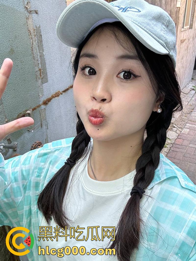 北京城市学院【王晗】，高颜值反差母狗，平常高高在上女神，私下却骚的一批，与宝马男友性爱视频曝光！-6