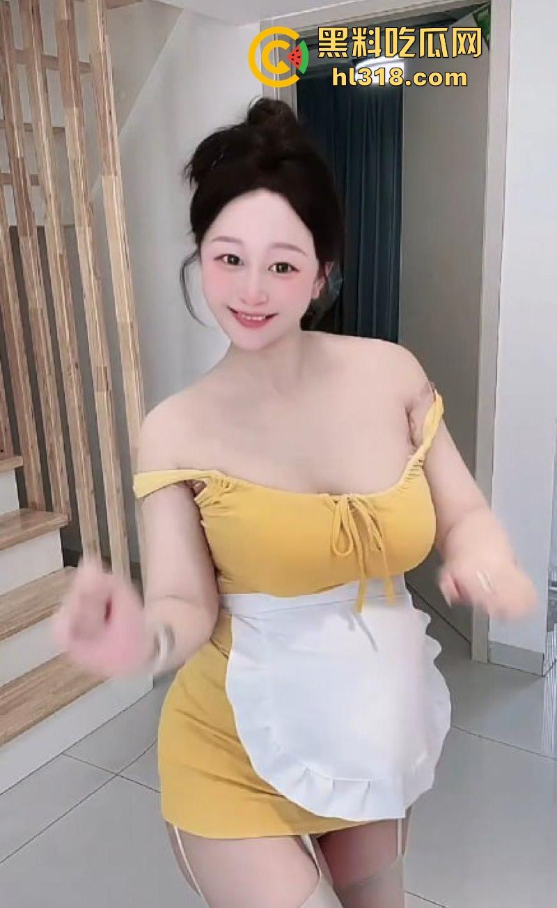 快手微胖网红【大财财啊】福利裸舞视频曝光，骚浪贱货的代名词，豪乳狂抖自慰插穴，淫劲儿爆棚！-5