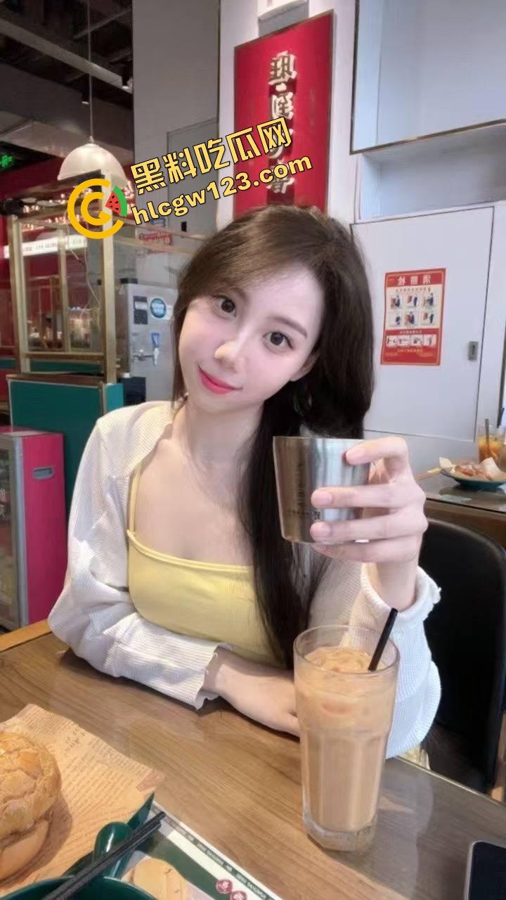 白虎不是天生的，是拔出来的，人工白虎养骗局曝光逼毛一根根扯，看得人蛋蛋一紧！-4