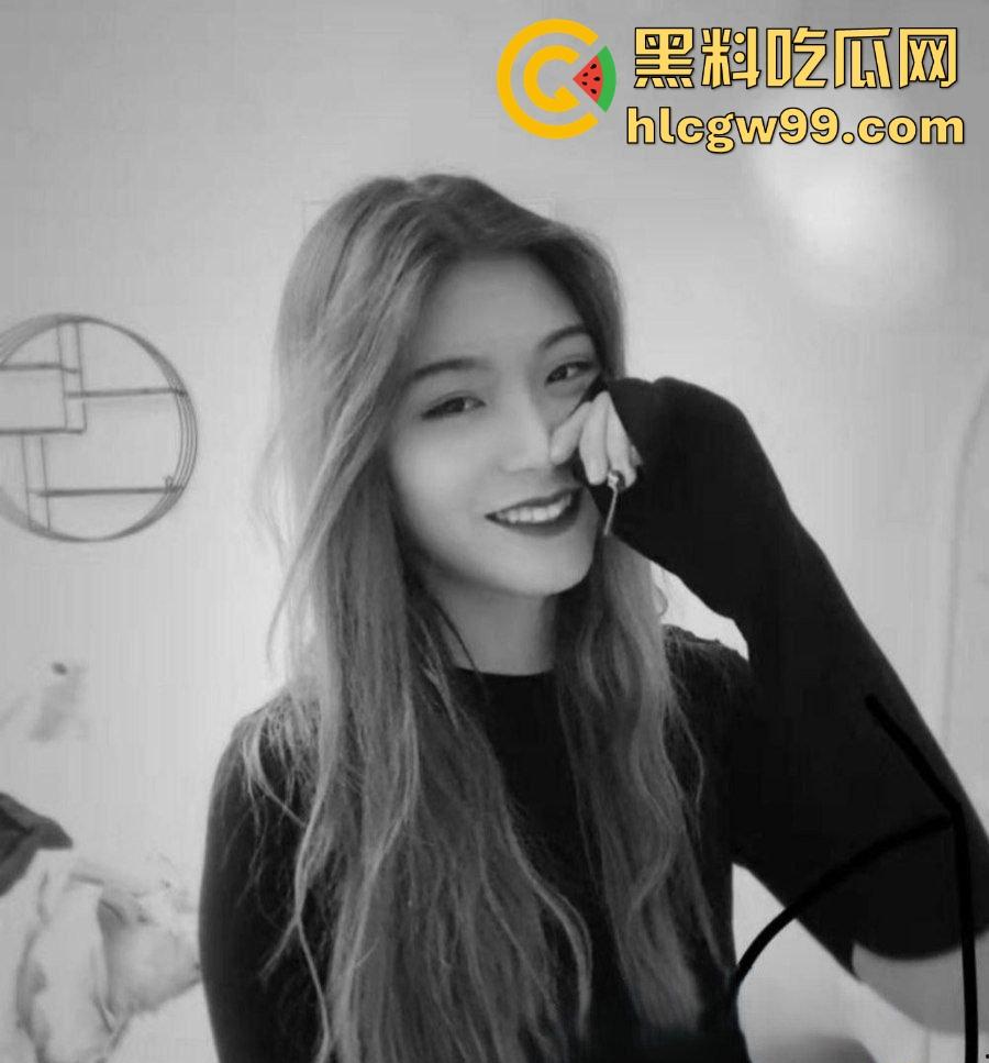 劳斯莱斯车主群惊天大瓜！老婆竟成共享资源，男主毫不介意反获群友点赞，这到底是资本玩法还是纯绿帽？-1