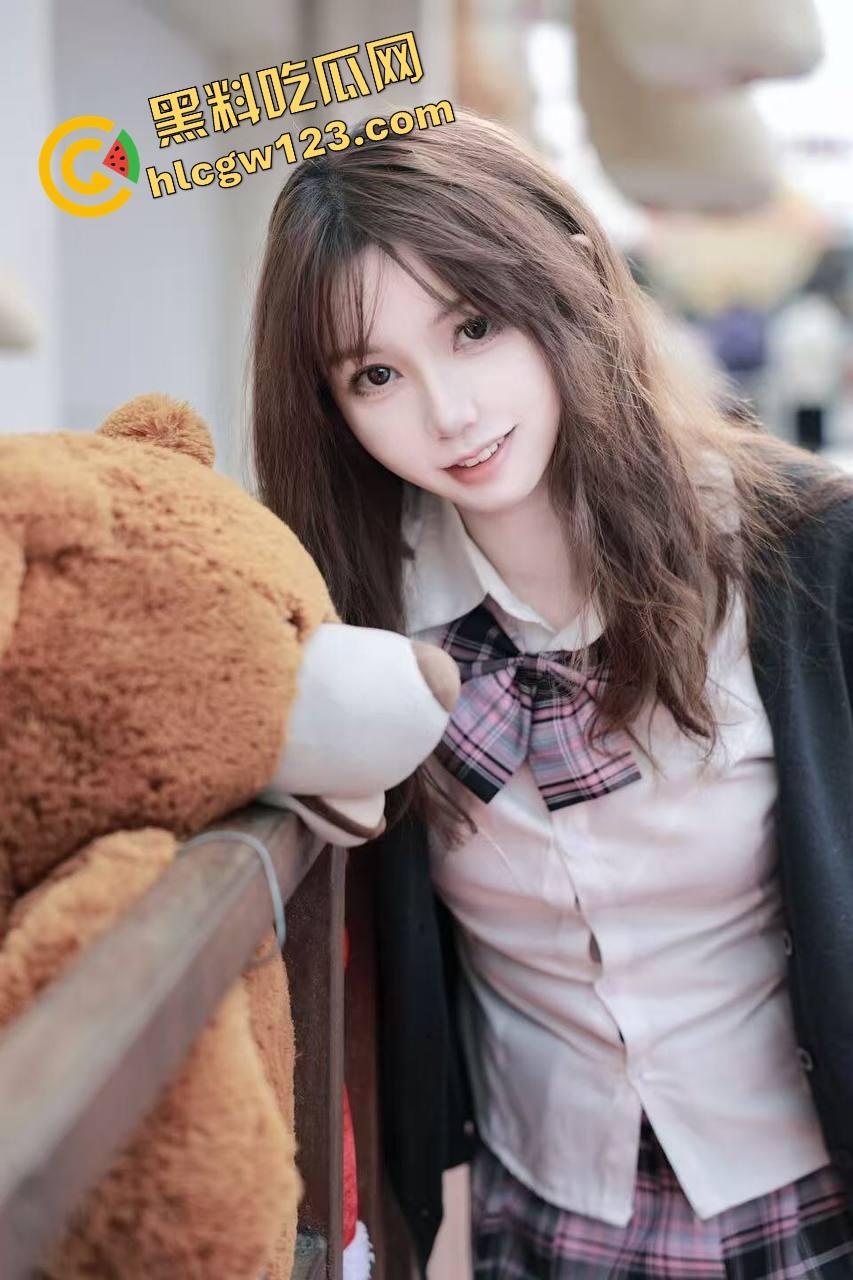 有个漫展女友是种什么体验？想日谁她就能变谁，今天是蕾姆，明天是草莓猫，每次日逼都像换了个人！-1