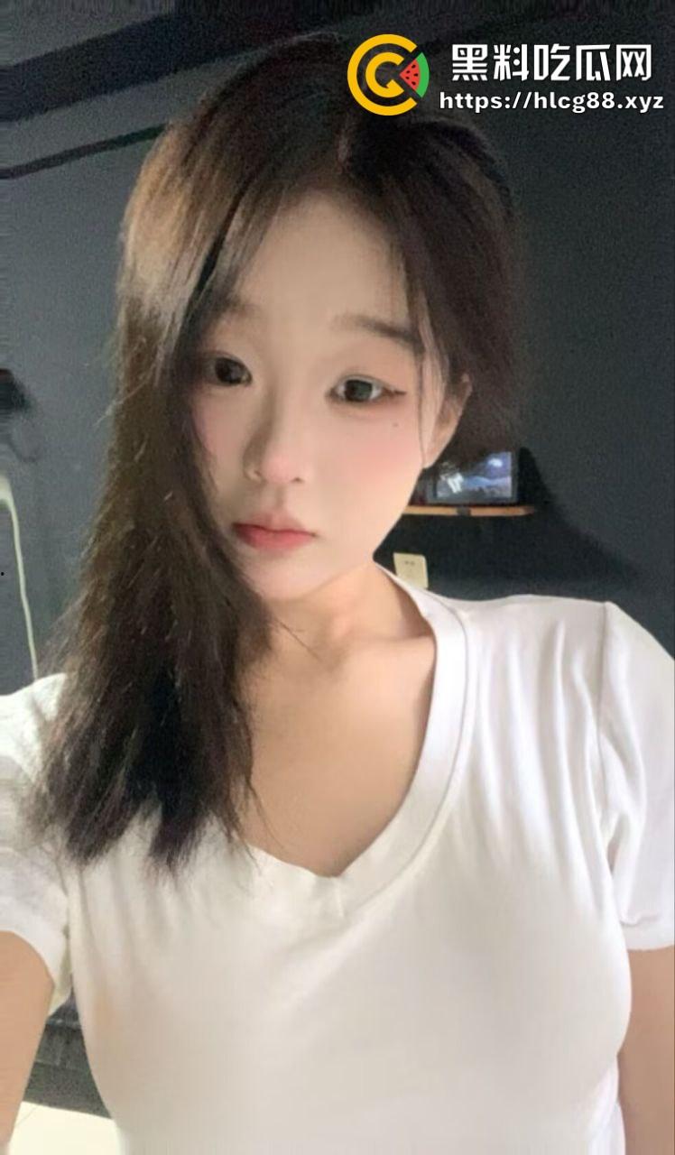 河南【李菲月】刚满18就被三洞全开，大胸妹初次开后门疼得泪崩，三通女王就此诞生！-3