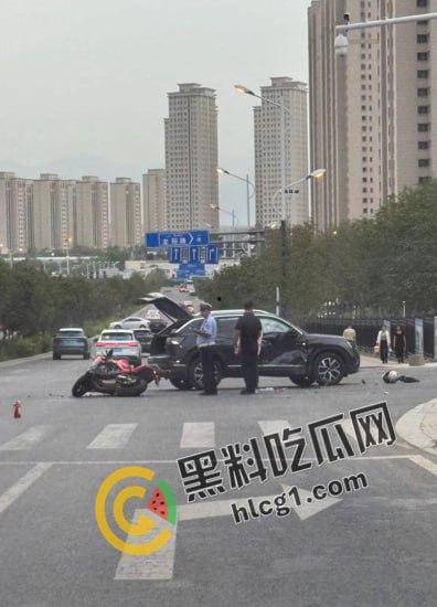 又抬走一位 女骑士摩托车祸！骑摩托车不仅让你拥有S型身材 还能拥有一对完美的假肢！-7