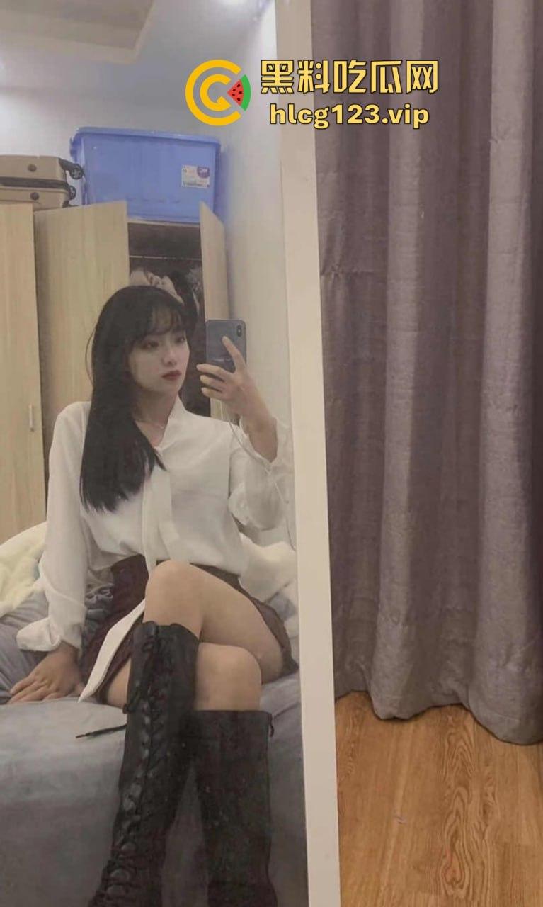 盐城师范大学校花高晓海露脸泄密！斯文眼镜男征服女神，镜前口交激情全记录！-10