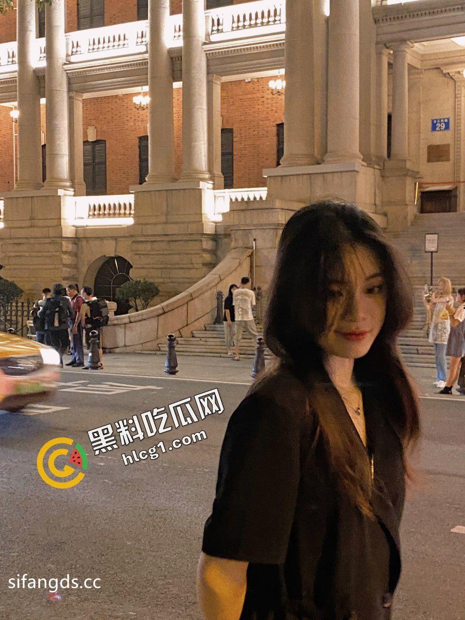 广州美术学院『孙韵婷』骚货 在镜子前被男友猛怼后入 记录骚样视频流出-4