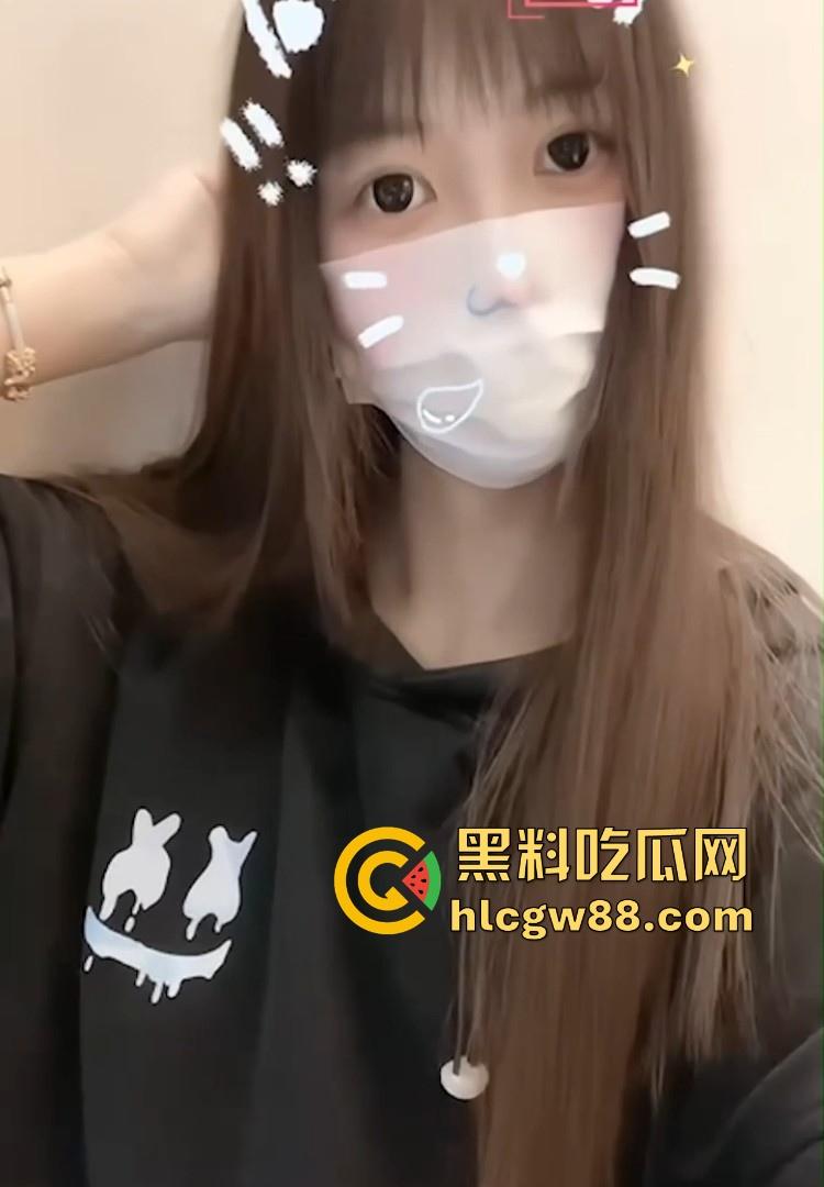 抖音50万粉【小佳呆呆的】果然擦边女网红的终极出路 骚逼下贱到骨子里震撼全场！-4