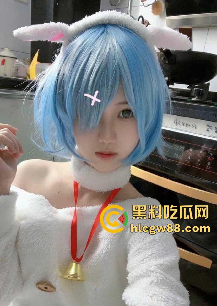 抖音50万粉【小佳呆呆的】果然擦边女网红的终极出路 骚逼下贱到骨子里震撼全场！-7