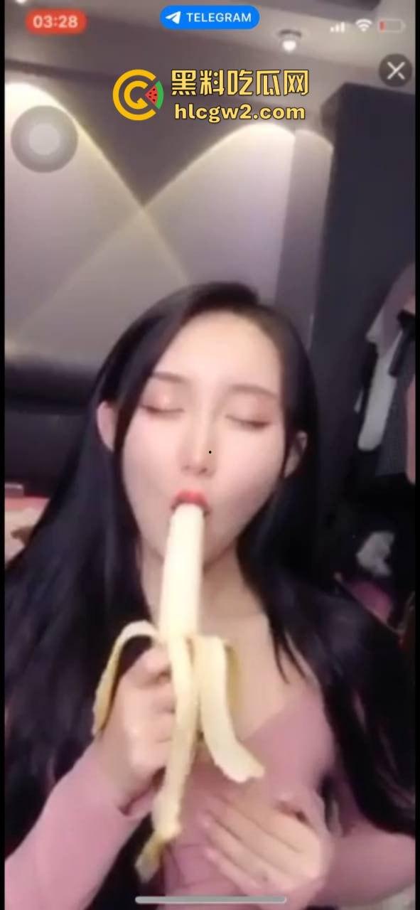 快手百万粉丝女神主播【卿卿】下海 粉嫩小穴和乳头让人大饱眼福 360度展示完美身材 私密处特写合集-8