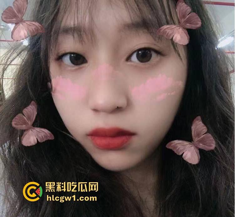 太原漂亮大学生妹子【刘晓晴】爆出猛料！穿情趣女仆装伺候男友，骚得彻底放飞自我！-1