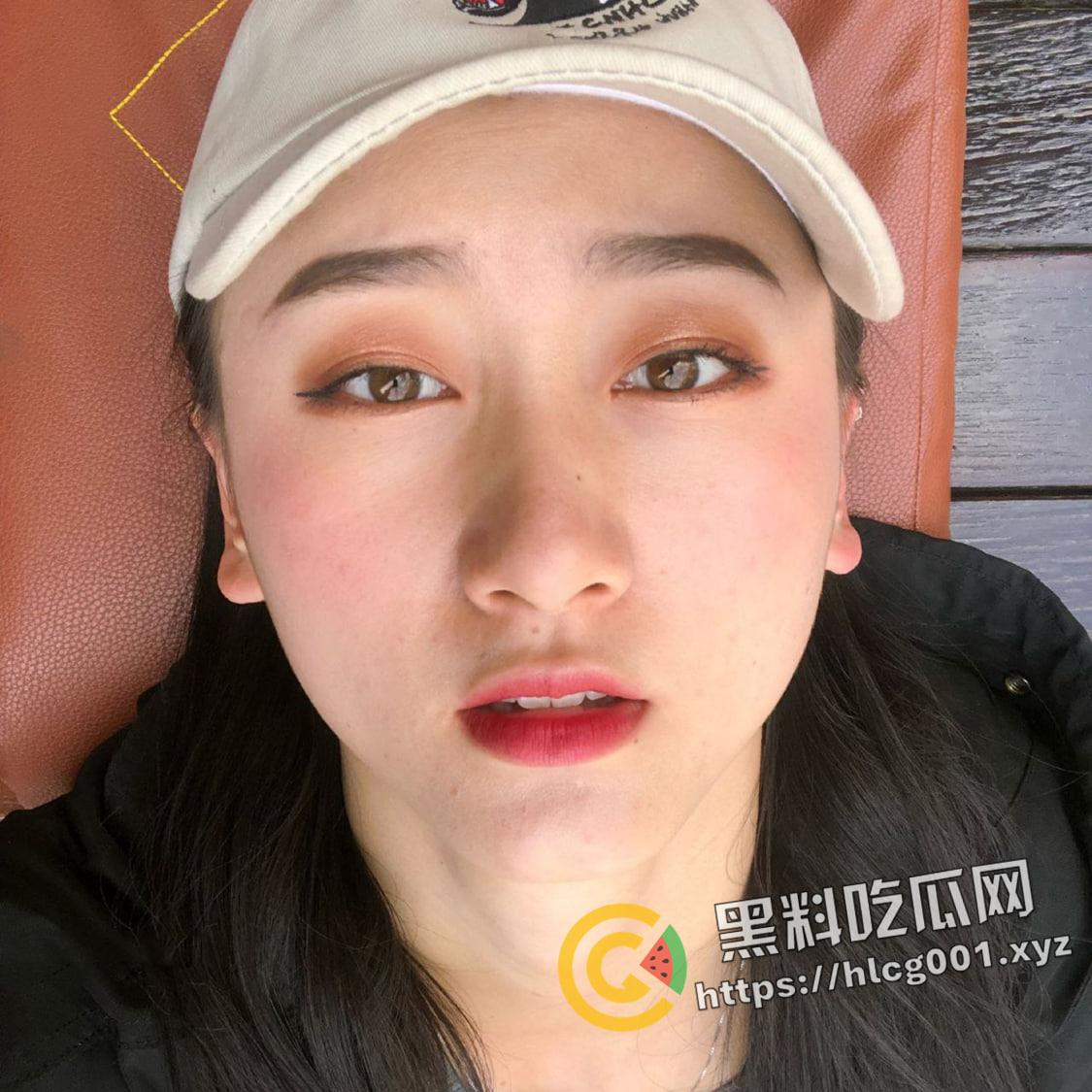 北京空姐【杨萌】借助职业便利全国做鸡 嘴巴含满臭精液 小穴只为钱来开 一号飞行媛 最全私密视频被流出-5