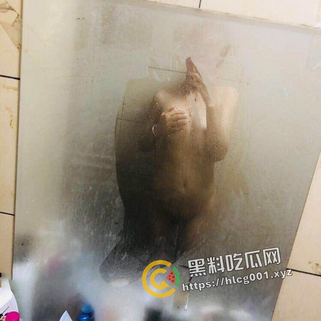 北京空姐【杨萌】借助职业便利全国做鸡 嘴巴含满臭精液 小穴只为钱来开 一号飞行媛 最全私密视频被流出-15