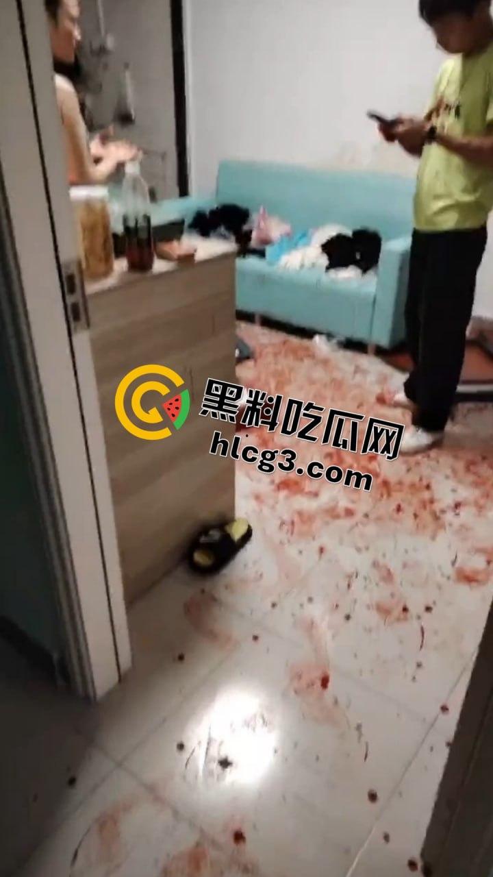 海州血腥夫妻打架现场曝光，门被干倒，血流成河，私密聊天记录全网疯传-10
