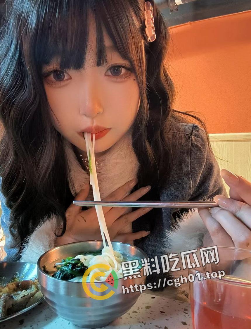 瓜友投稿！扬州职业大学【李茜甜】欲求不满骚母狗求群p 联系方式曝光 她主人就不怕她被玩坏嘛-3