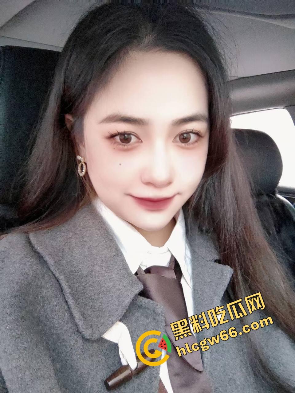 重庆财大新疆母狗『夏兹热丽』第一次刚破处就被拍下口吞脸射，鲍图奶照全网流出，干完还舔精自拍！-4