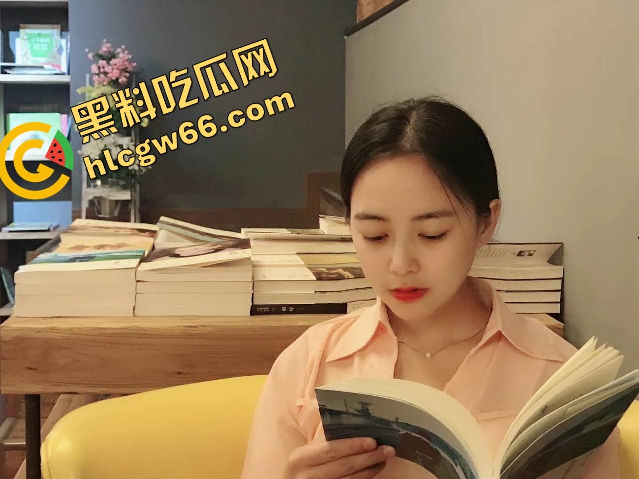 重庆财大新疆母狗『夏兹热丽』第一次刚破处就被拍下口吞脸射，鲍图奶照全网流出，干完还舔精自拍！-9