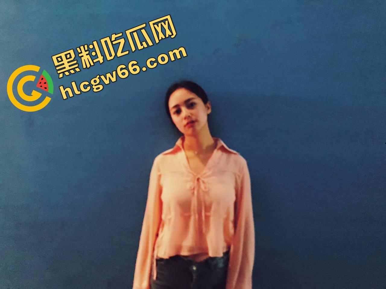 重庆财大新疆母狗『夏兹热丽』第一次刚破处就被拍下口吞脸射，鲍图奶照全网流出，干完还舔精自拍！-12