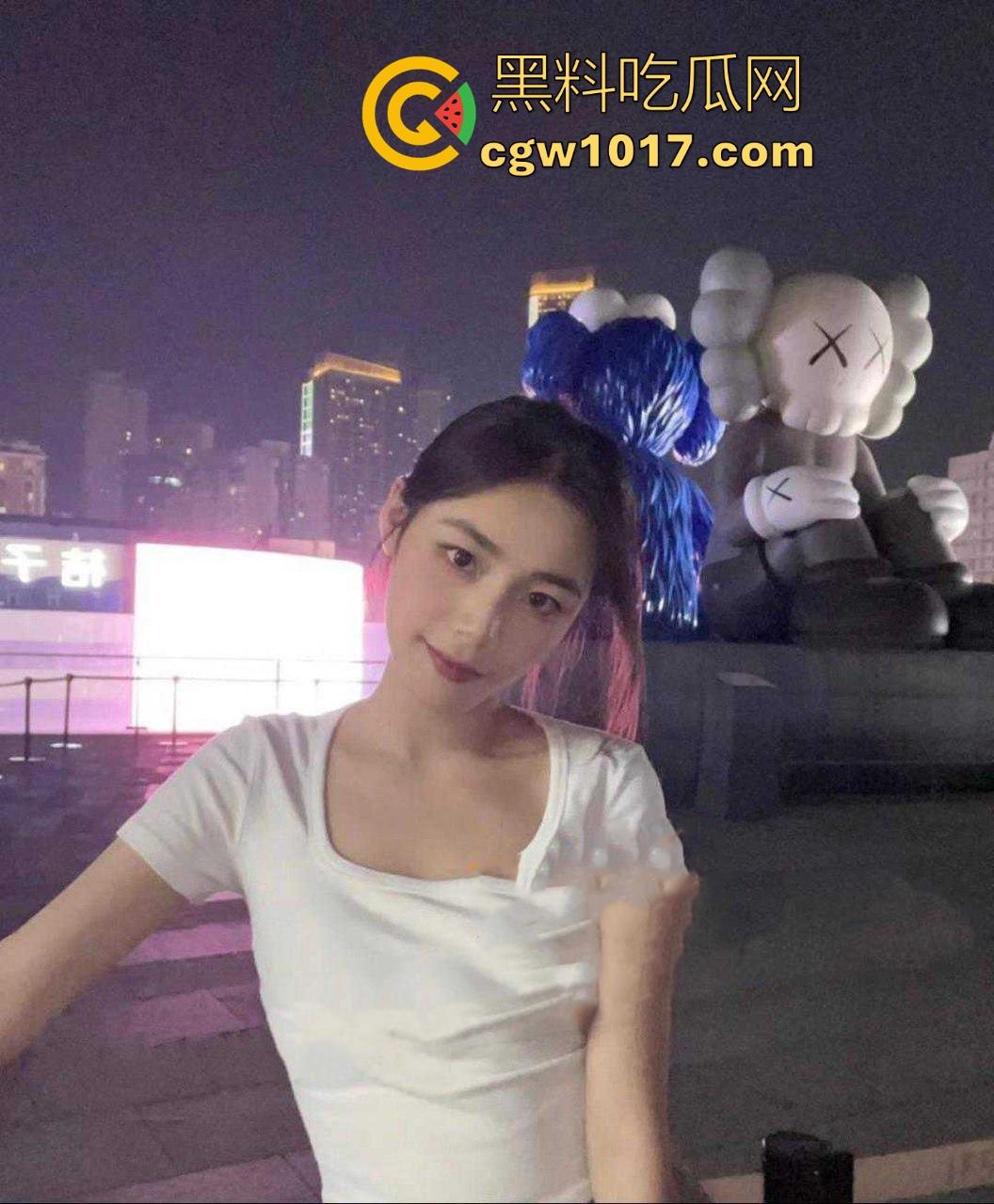 辽宁工商大学反差母狗【李思瑶】学弟心目中的白月光,堕落成了舔屌母狗,尽心尽力做好阴茎服务,辽工商大小母狗你值得拥有!-2