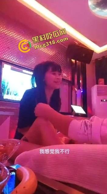 常去正规按摩店挑熟练技师，没想到这次技师小妹被我撩到神魂颠倒，冒险直接骑上我的大鸡鸡！-13