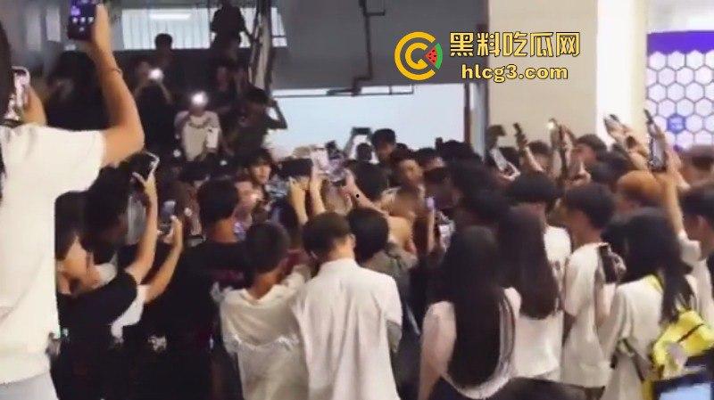 现场版黑社会？贵阳经济技术学校 强行让学生签转让书 不签直接开除学籍？-5