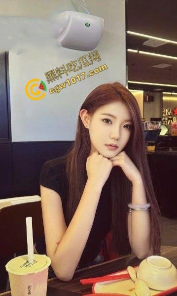 北京女大学生【张佳瑶】被金主包养视频泄密！露脸口交，舌尖拉丝，女上后入轮番爆操，淫液喷溅，画面刺激无比！-2