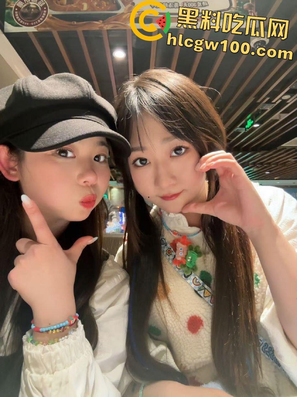 天津【郝天莙】按主人命令社死曝光，高颜值粉嫩白虎骚穴，纹身肥臀玩肛塞-1