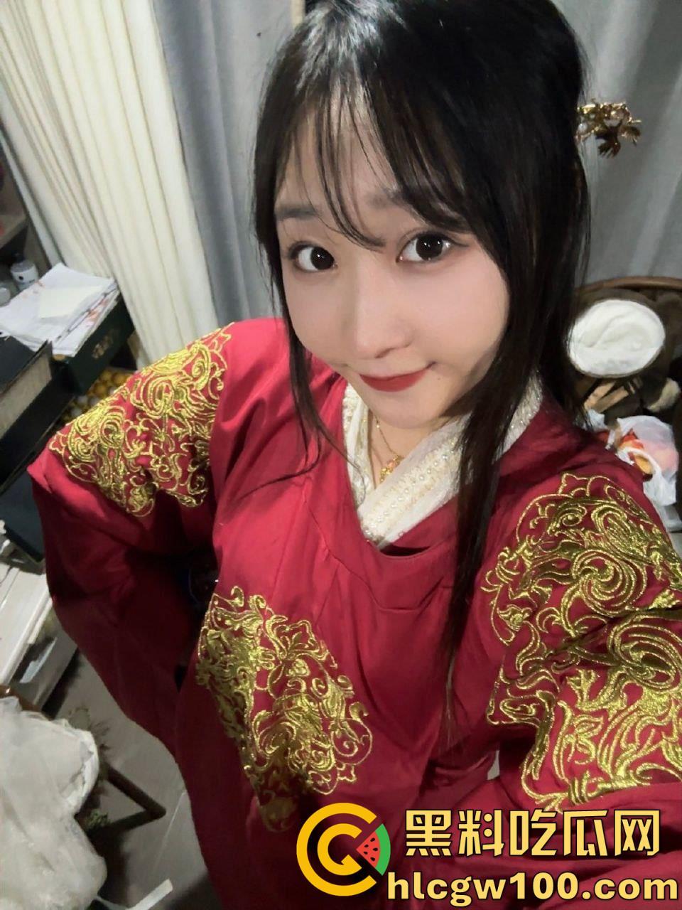 天津【郝天莙】按主人命令社死曝光，高颜值粉嫩白虎骚穴，纹身肥臀玩肛塞-4