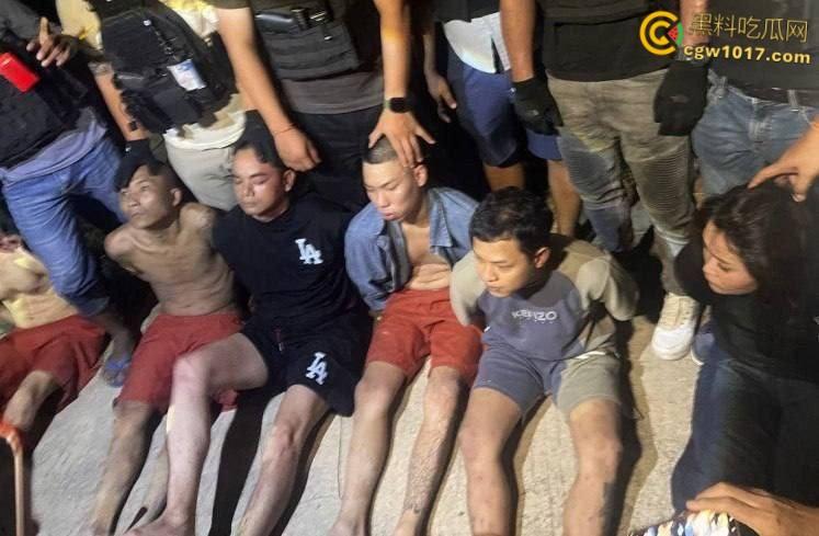 柬埔寨劫法场，黑衣大嫂一人一枪为爱冲锋，递枪救走6名同伴，现在每个大哥心中都有一个越南大嫂梦 ！-8