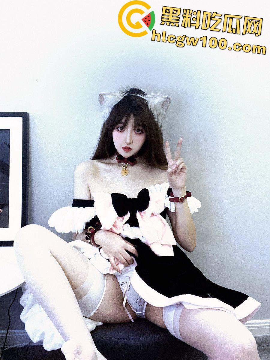 天津【郝天莙】按主人命令社死曝光，高颜值粉嫩白虎骚穴，纹身肥臀玩肛塞-11