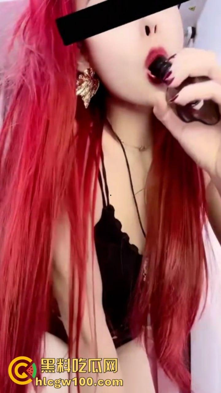 快手10万粉丝网红【桃宝】大尺度1V1私密视频流出！高能定制露出嫩B激情裸舞自插高潮骚叫！-12