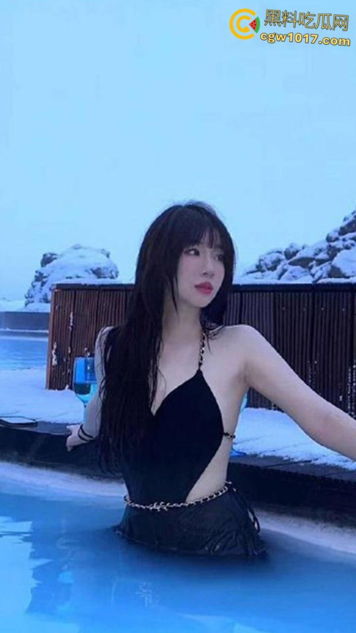 约炮大神【fkabuto】，约操江苏神仙颜值女大学生，白虎嫩穴一插白浆都流出来了，多姿势爆操浪叫不止！-3