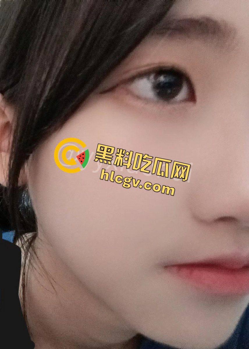 四川成都18岁高中美女学妹骚气十足！黑丝翘臀让人忍不住，粉嫩鲍口令人欲罢不能！-1