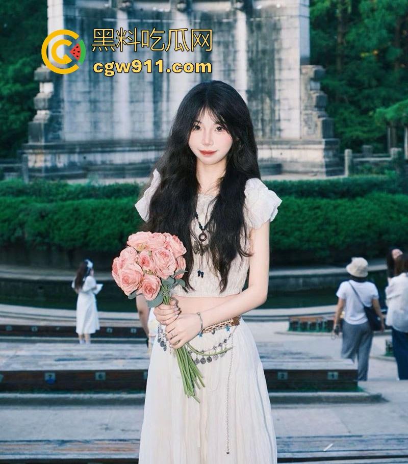 南京理工大学清纯学妹【陆永欣】蜂腰翘臀极品颜值，男友无套猛操内射颜射，露脸性爱视频曝光！-1