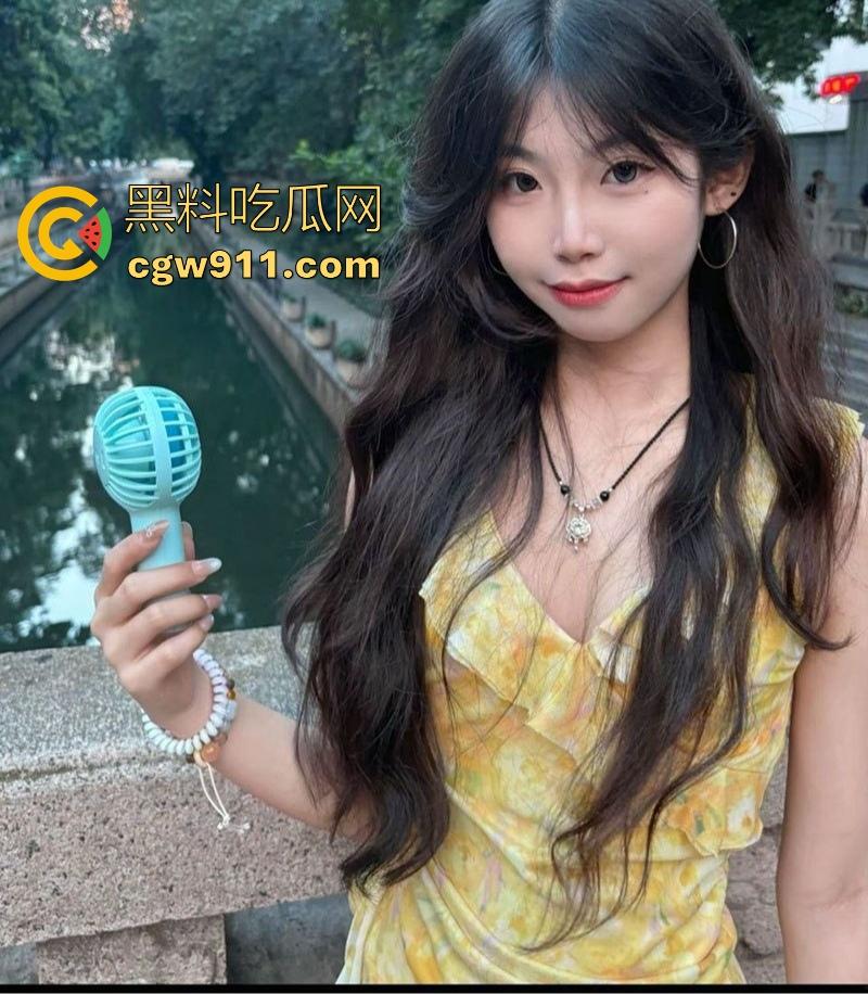 南京理工大学清纯学妹【陆永欣】蜂腰翘臀极品颜值，男友无套猛操内射颜射，露脸性爱视频曝光！-11