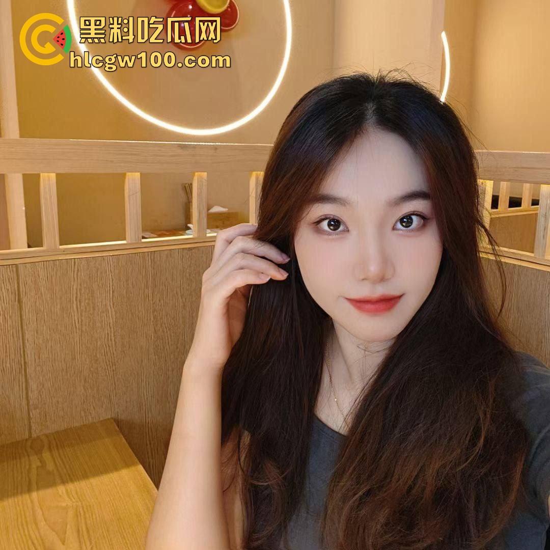 中国好邻居 夫妻啪啪连窗帘都懒得拉 老婆娇喘声飙到90分贝，站立式猛怼笑到开花，瓜友直接变摄影师全程偷拍！-11