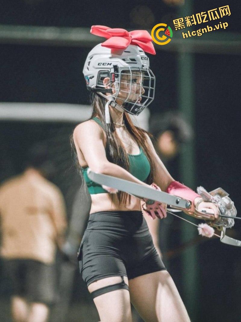 又见新“运动媛”引争议：明为射箭 实钓鱼？-7