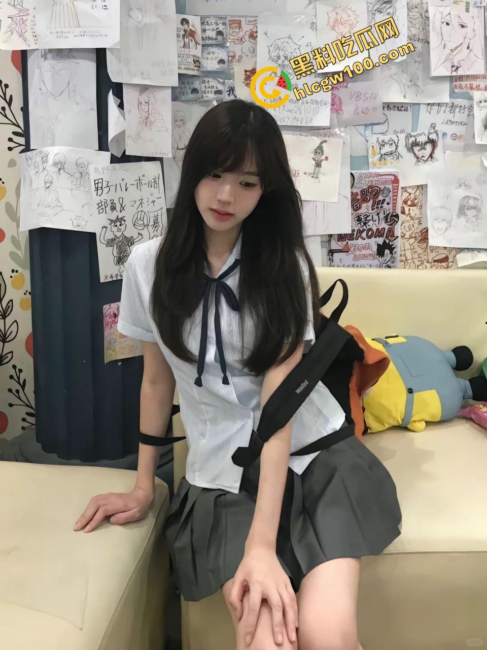 长沙民政JK清纯嫩妹反差婊【张雅萱】极品粉穴自拍全裸脱衣,尿盆诱惑洗澡供金主!独家曝光流出!-4