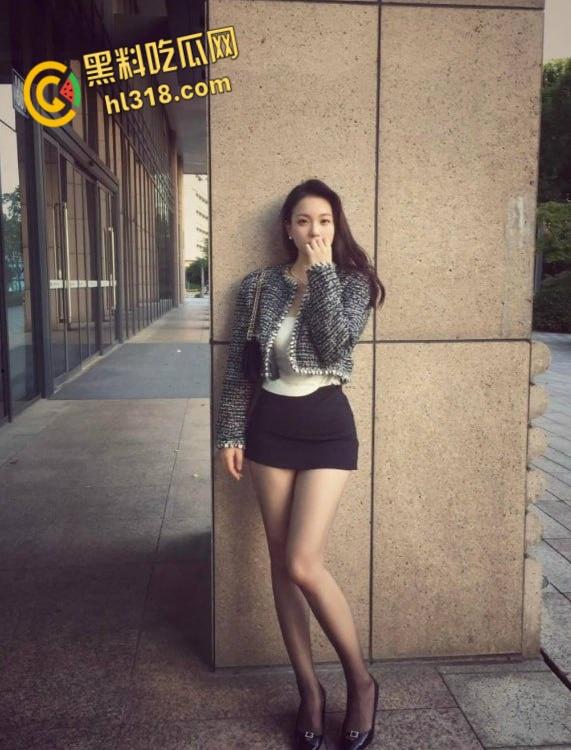 弟弟酒后表白亲姐姐，从半推半就到顺从配合，敏感姐姐水流成河，无套猛干高潮不断，小穴注满亲弟浓精！-2